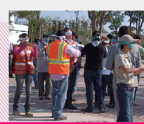 Demonstration of assistance to people with disabilities in emergency situations.